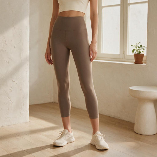 The Everyday 7/8 Legging, on-body